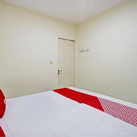 Oyo 93112 Garden Homestay 3 Merlion Surabaia Exterior foto