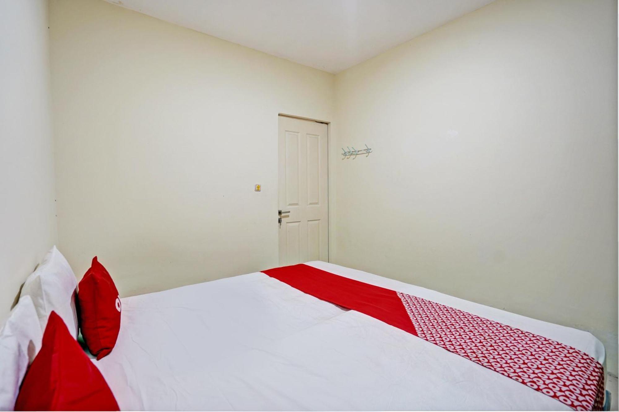 Oyo 93112 Garden Homestay 3 Merlion Surabaia Exterior foto