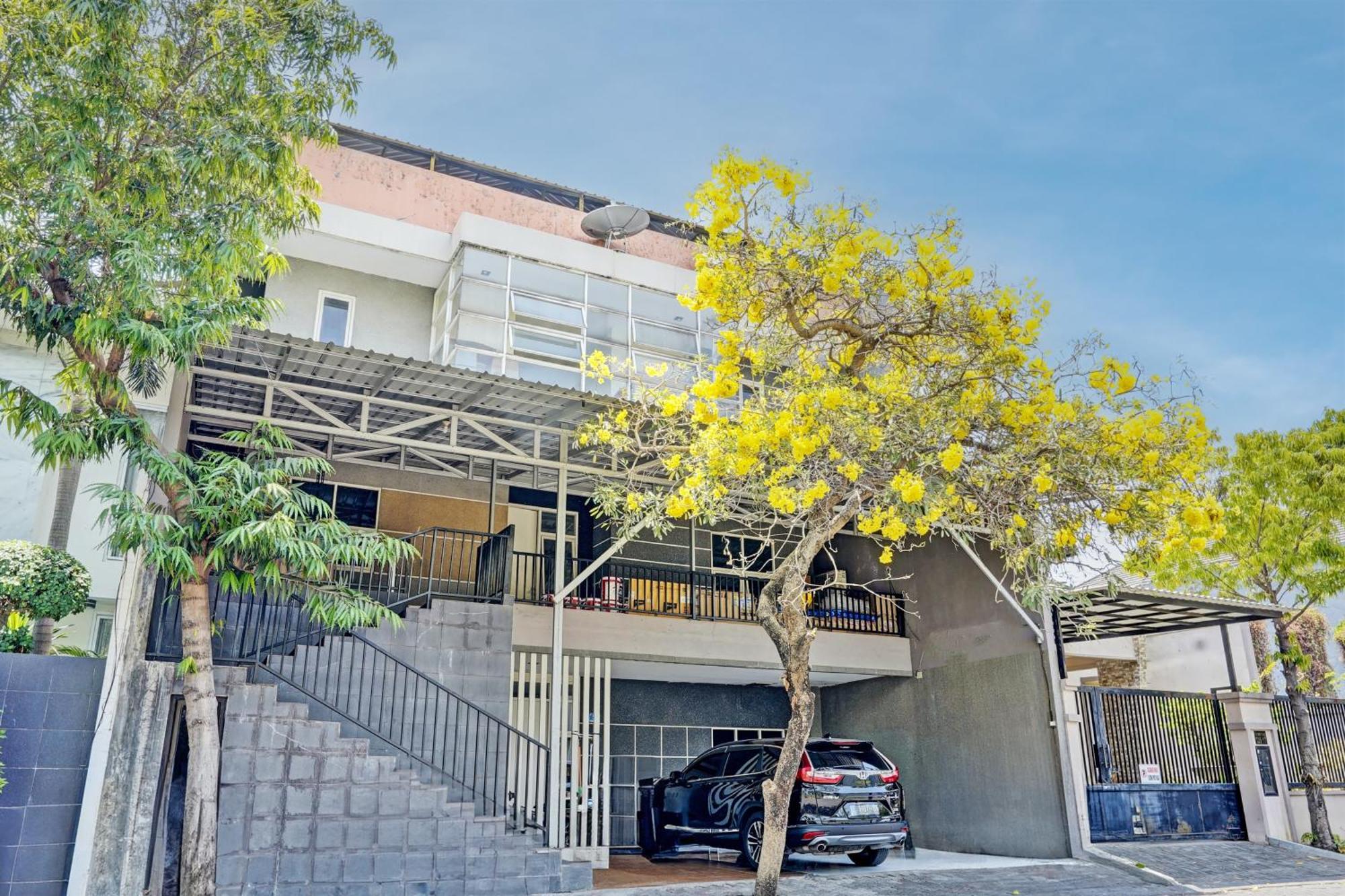 Oyo 93112 Garden Homestay 3 Merlion Surabaia Exterior foto