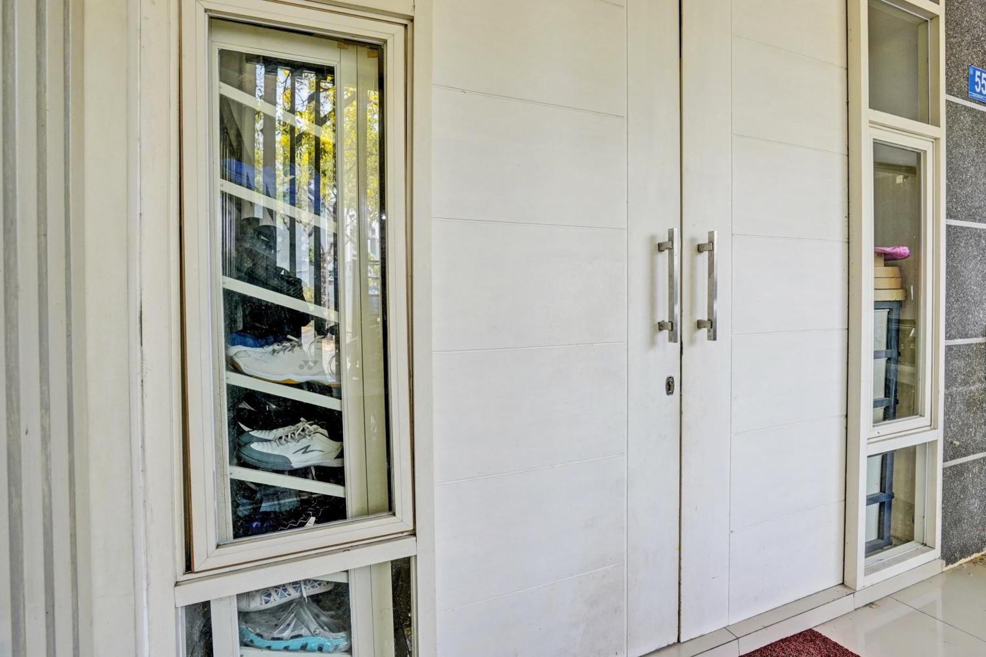 Oyo 93112 Garden Homestay 3 Merlion Surabaia Exterior foto