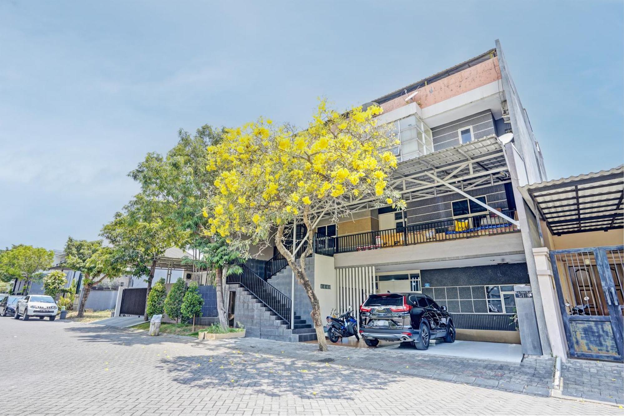 Oyo 93112 Garden Homestay 3 Merlion Surabaia Exterior foto