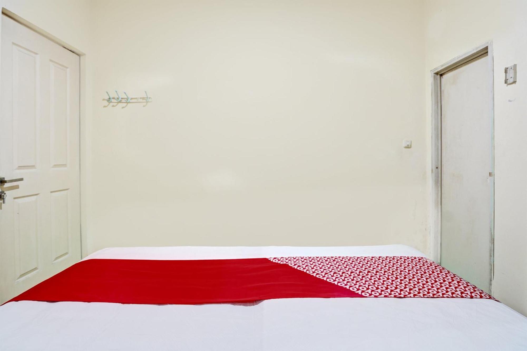 Oyo 93112 Garden Homestay 3 Merlion Surabaia Exterior foto